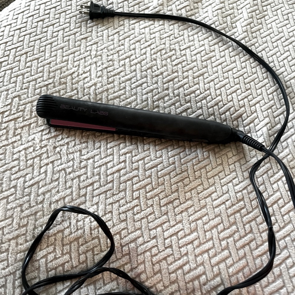 Beauty Labs slim hair straightener
